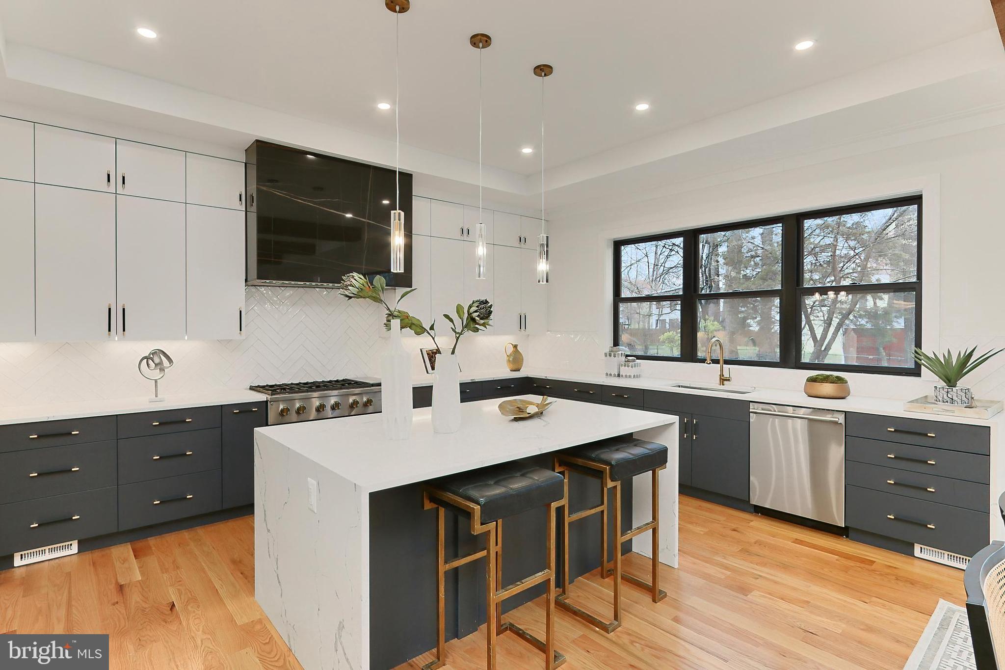 VIENNA WOODS - Residential