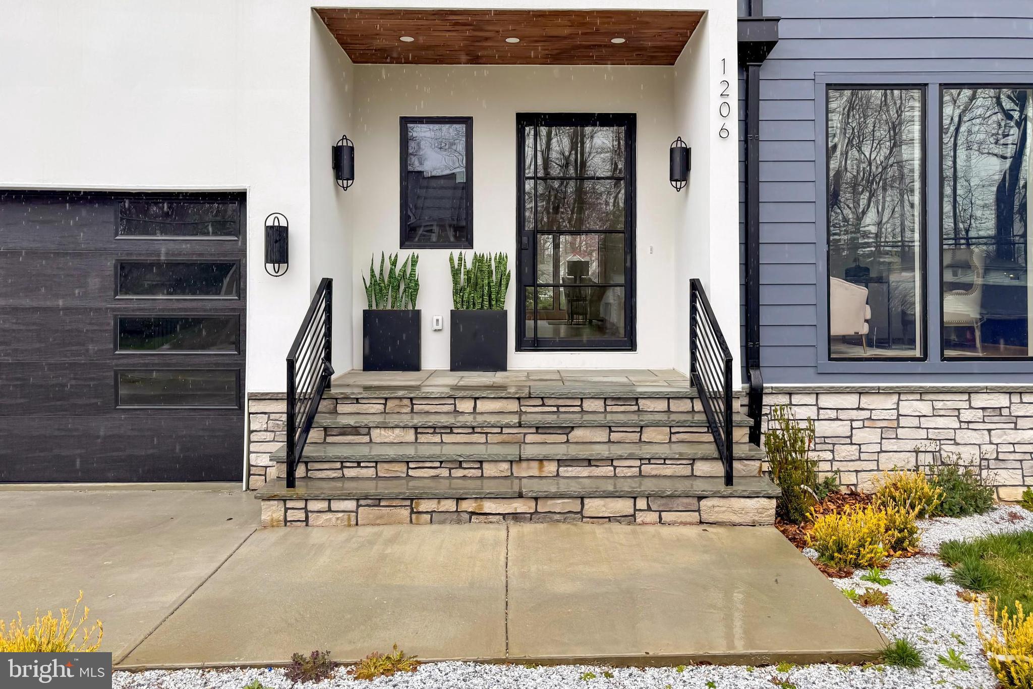 VIENNA WOODS - Residential