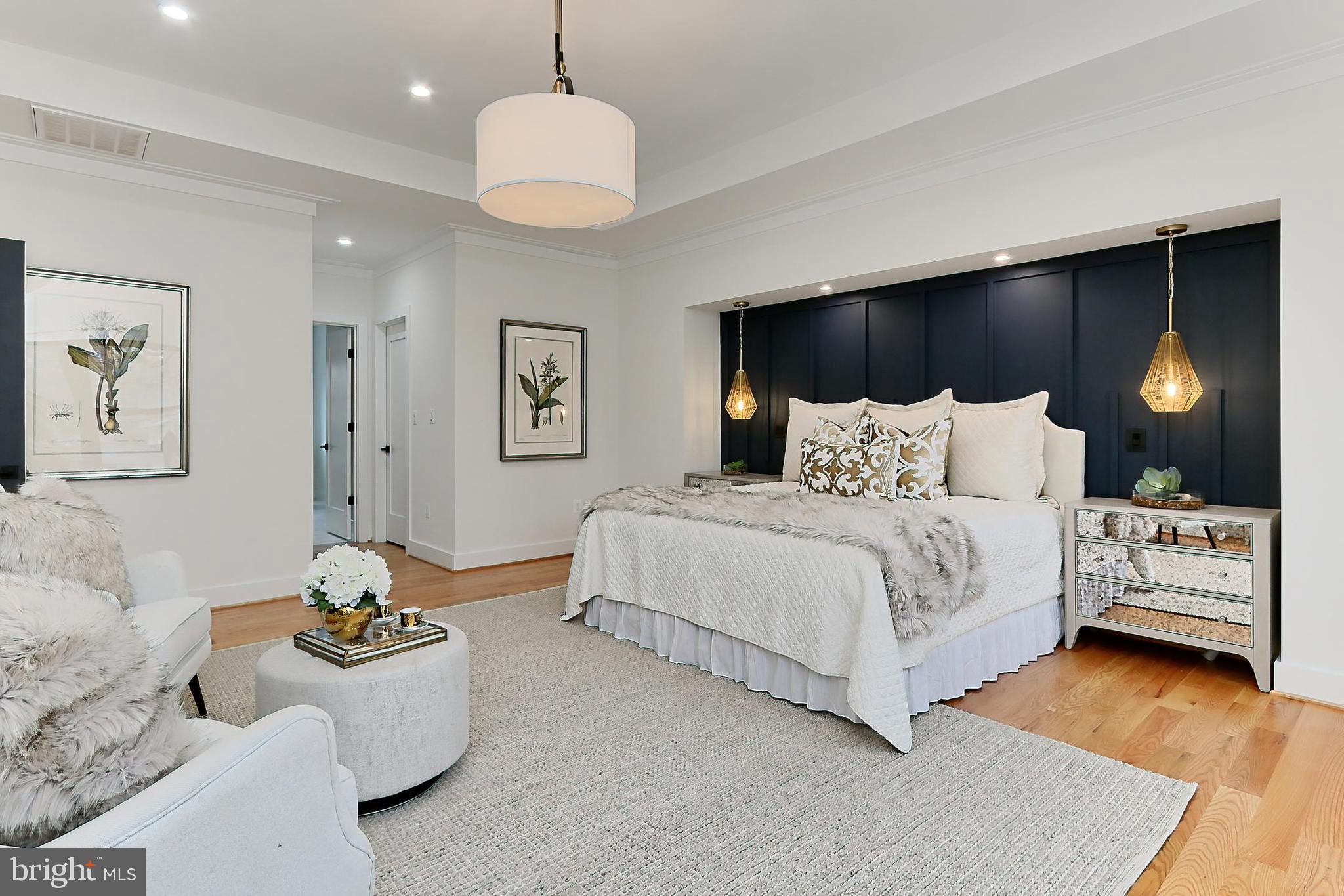 VIENNA WOODS - Residential