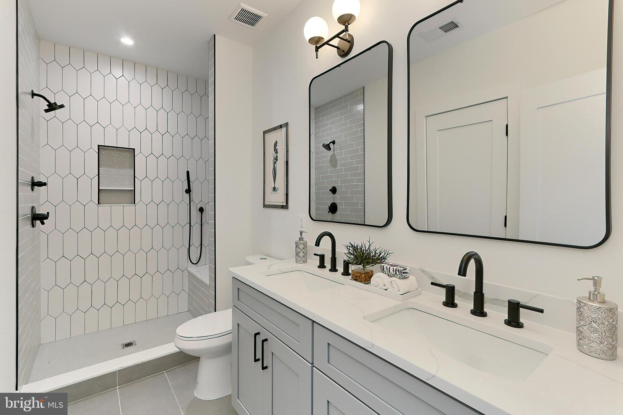 VIENNA WOODS - Residential