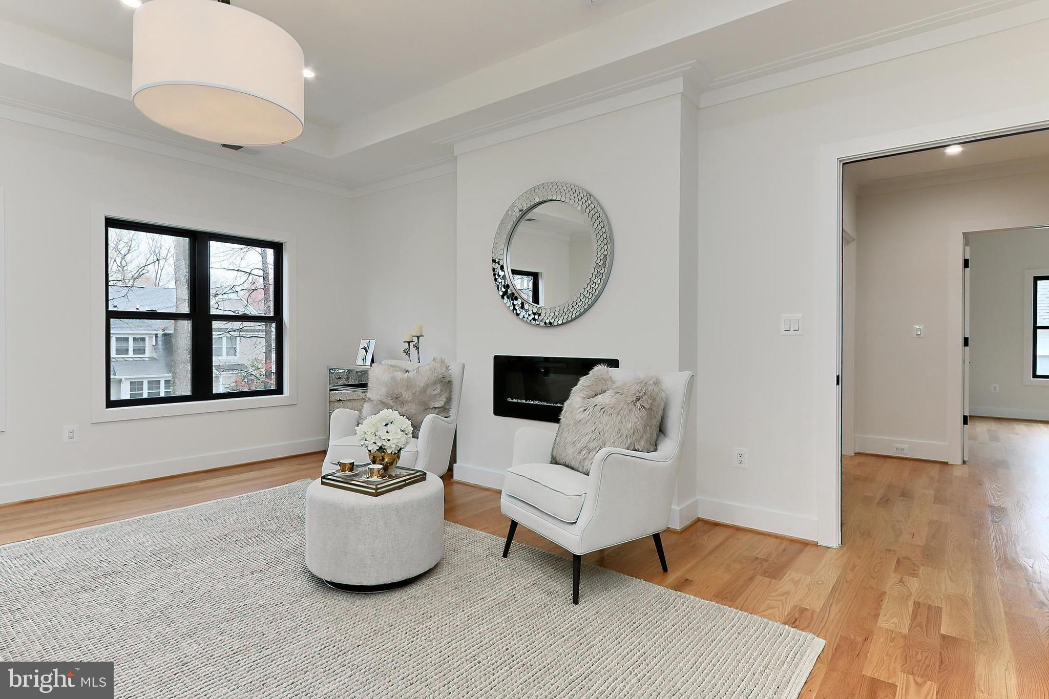 VIENNA WOODS - Residential