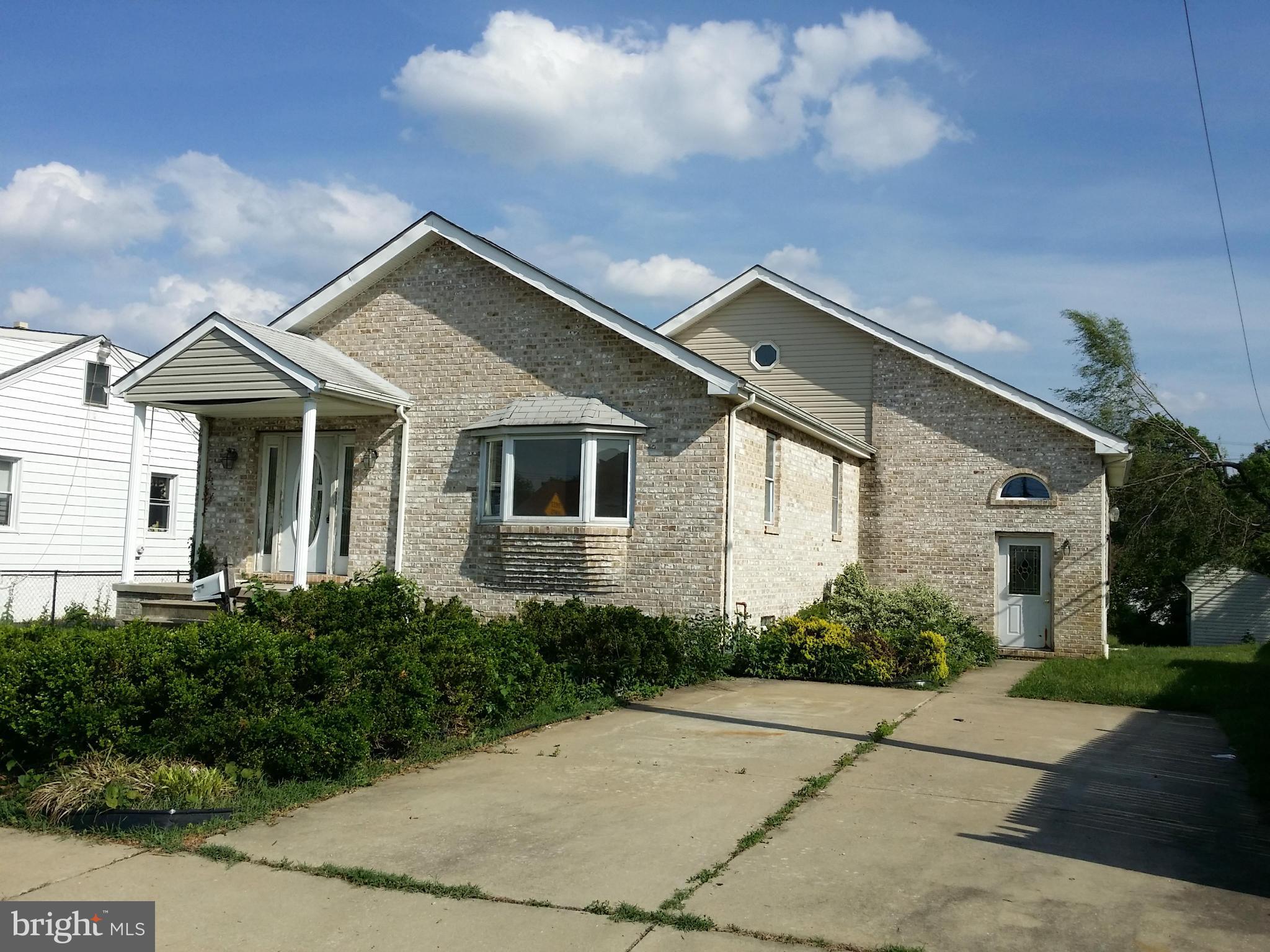 GRAY MANOR - Residential