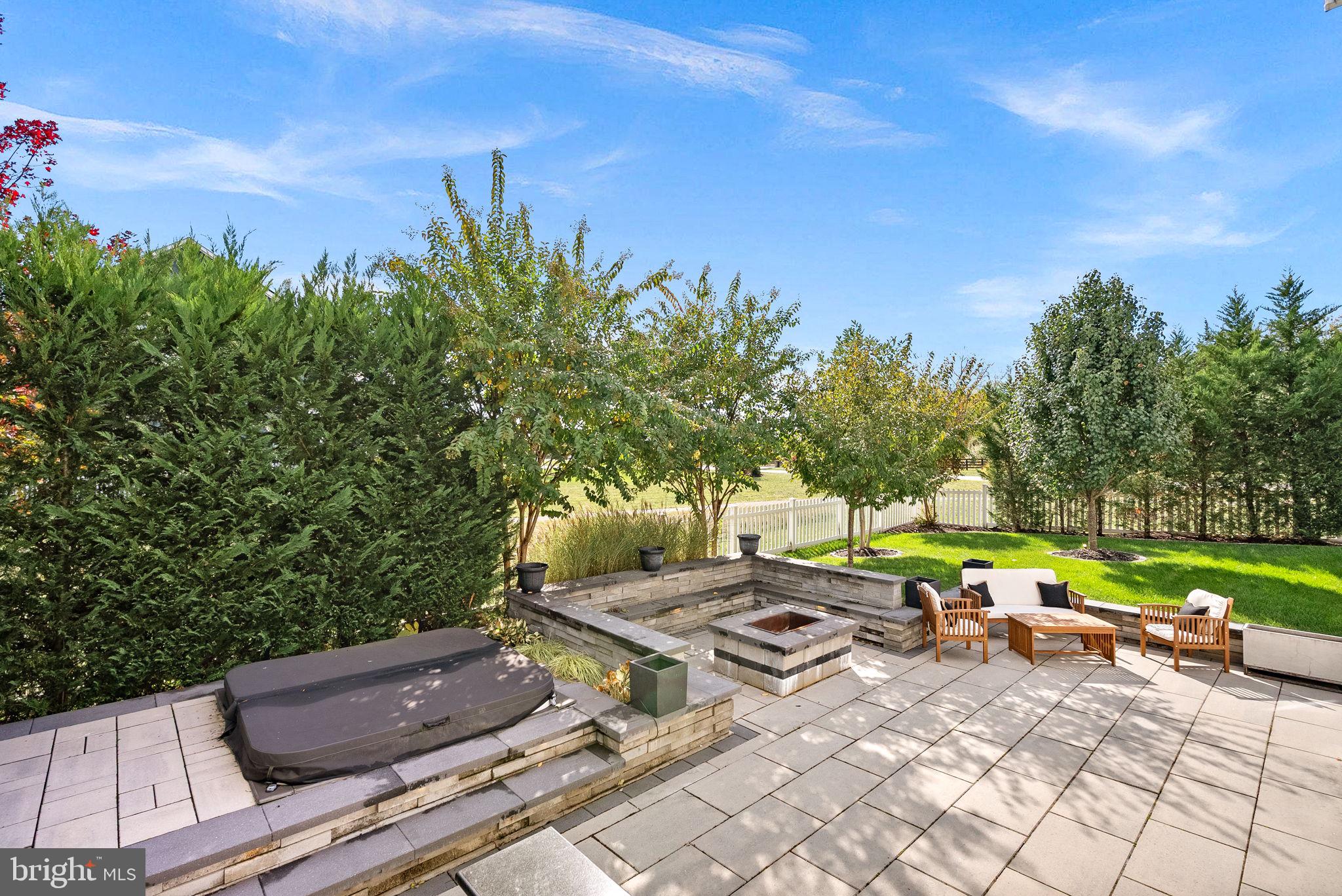 GREENS SOUTH AT WILLOWSF - Residential