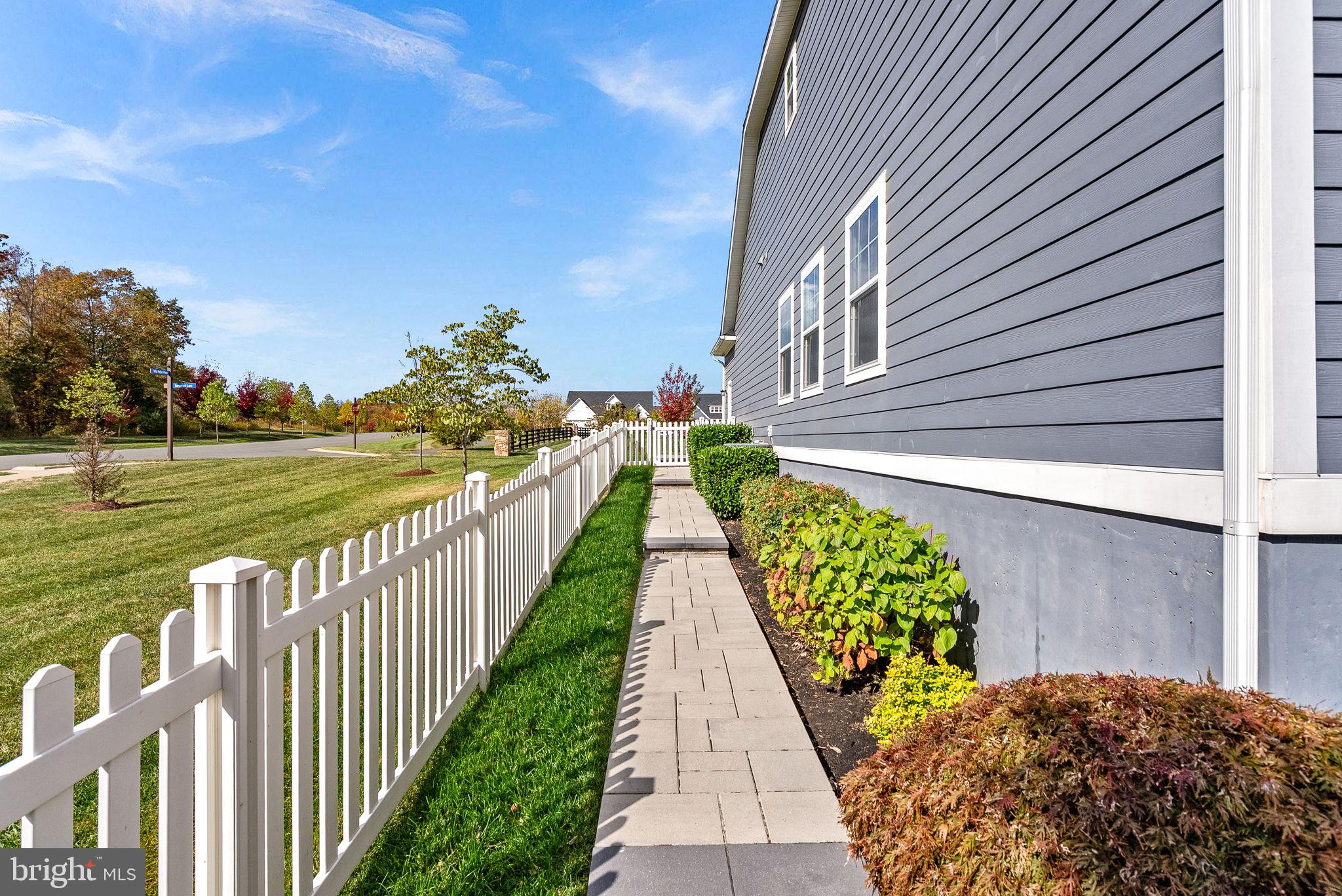 GREENS SOUTH AT WILLOWSF - Residential