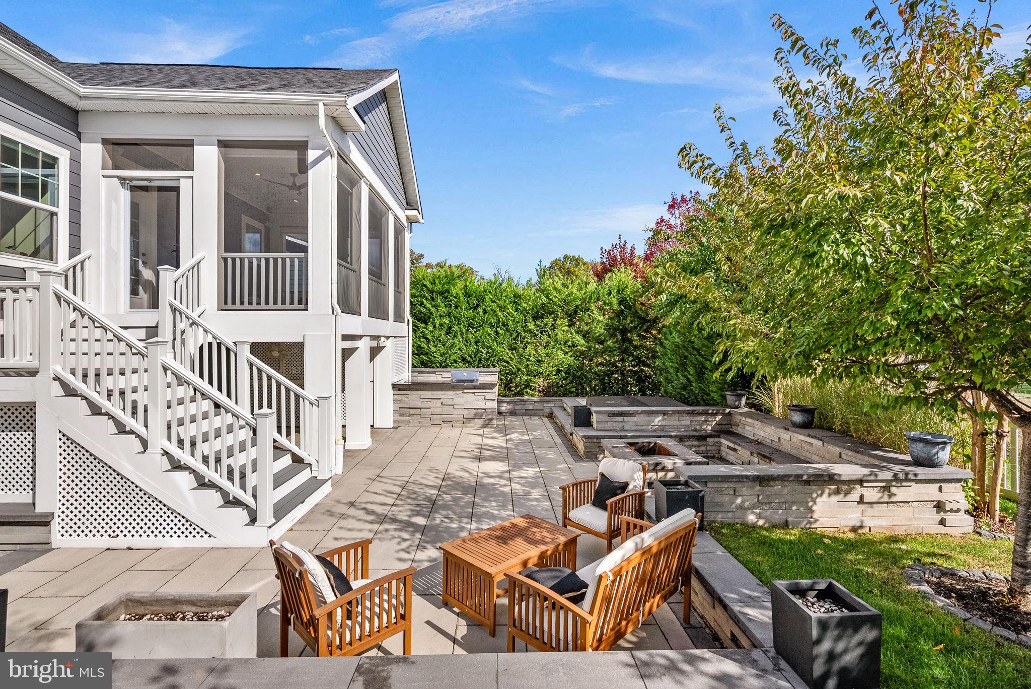 GREENS SOUTH AT WILLOWSF - Residential