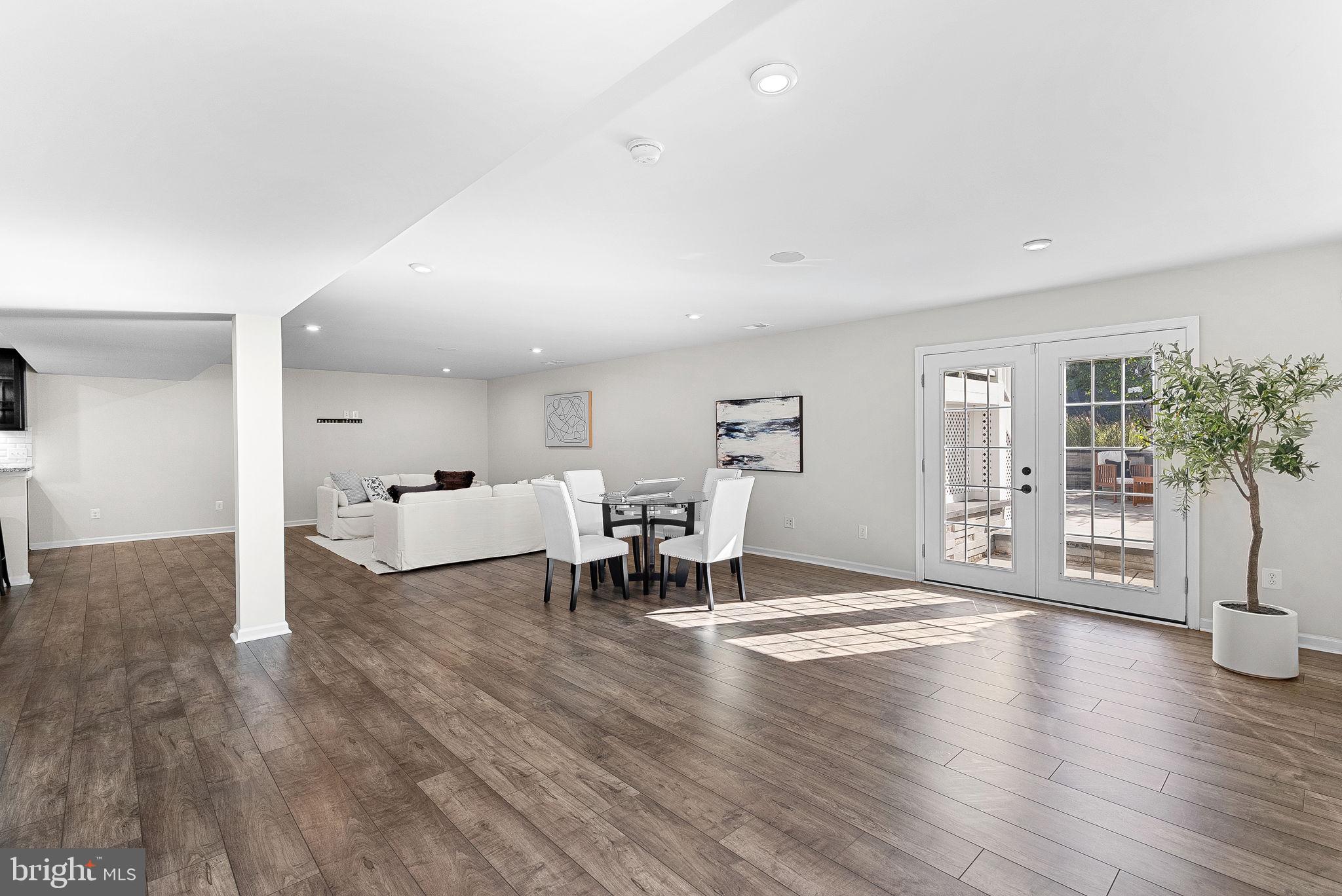 GREENS SOUTH AT WILLOWSF - Residential