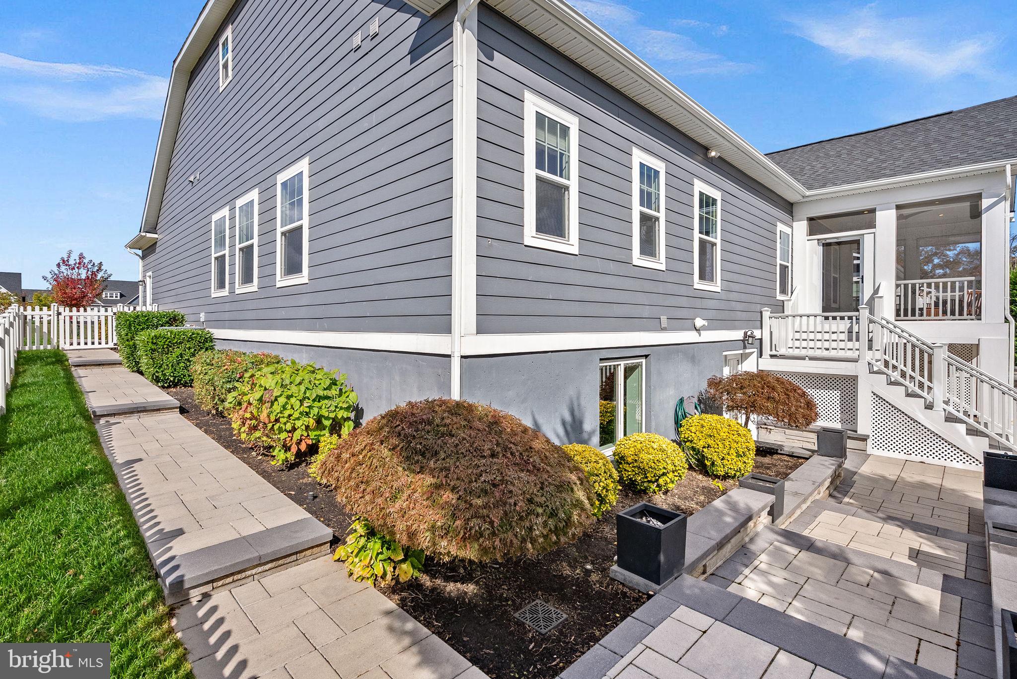 GREENS SOUTH AT WILLOWSF - Residential