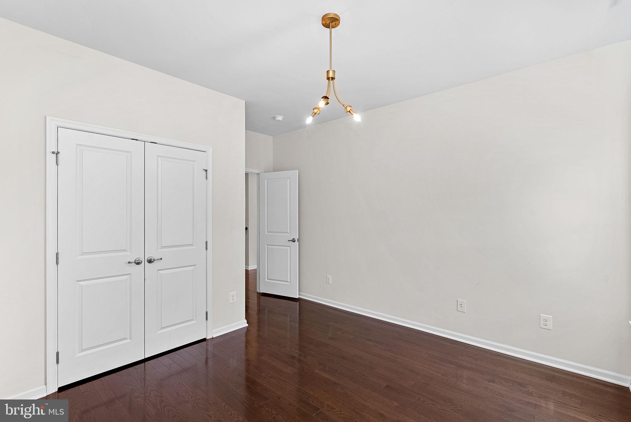 GREENS SOUTH AT WILLOWSF - Residential