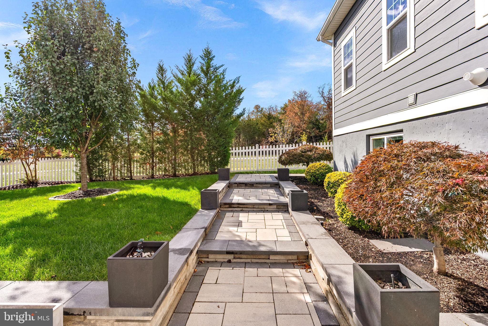 GREENS SOUTH AT WILLOWSF - Residential