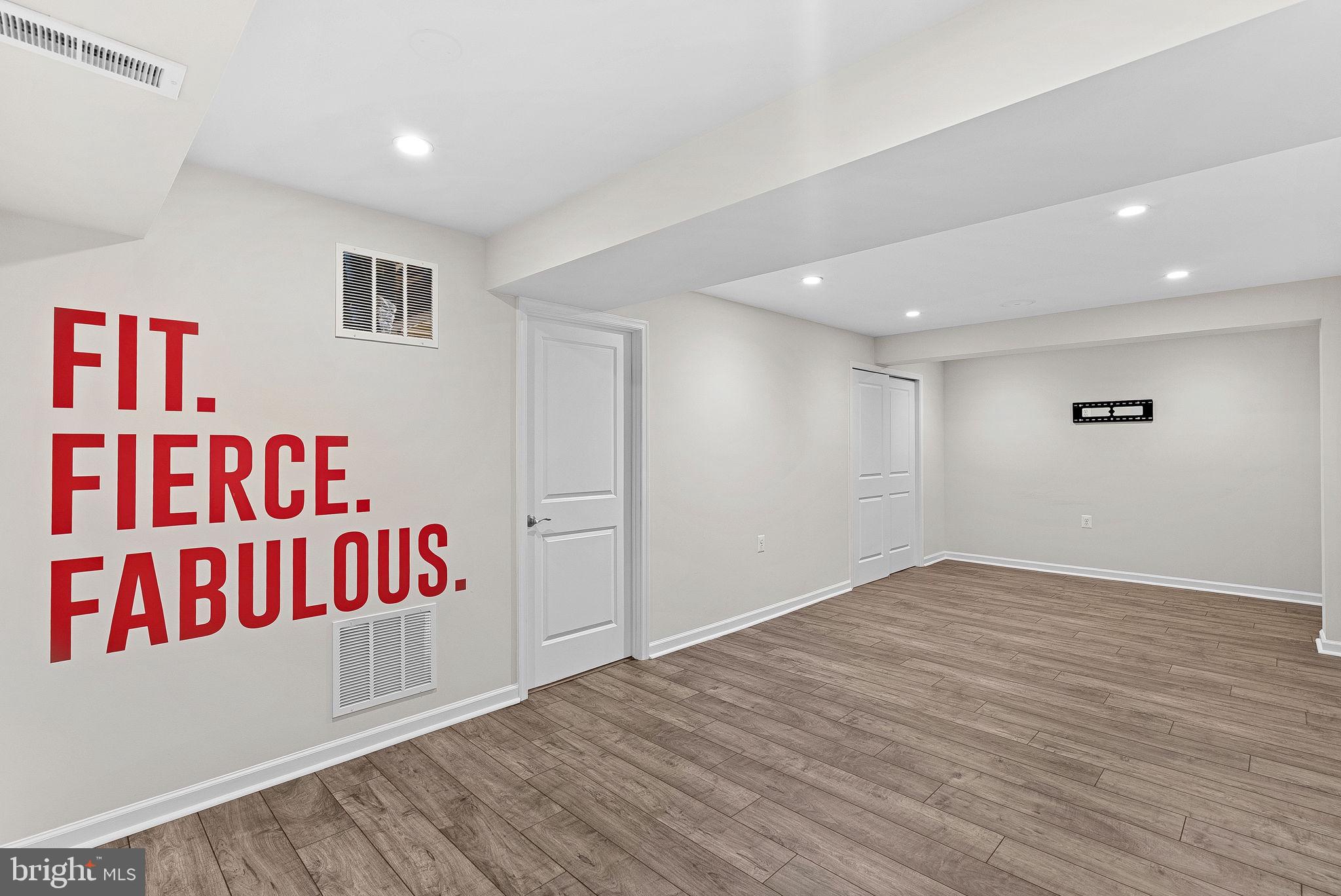 GREENS SOUTH AT WILLOWSF - Residential