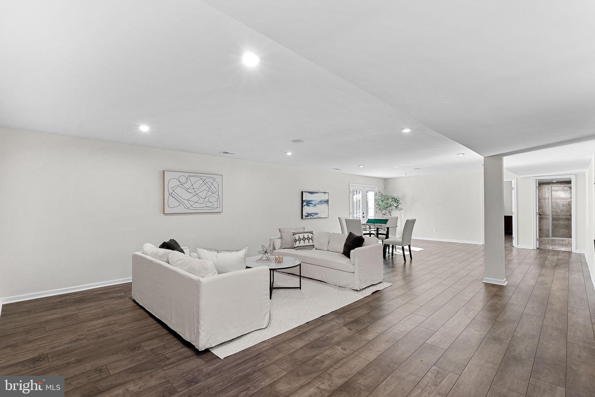 GREENS SOUTH AT WILLOWSF - Residential