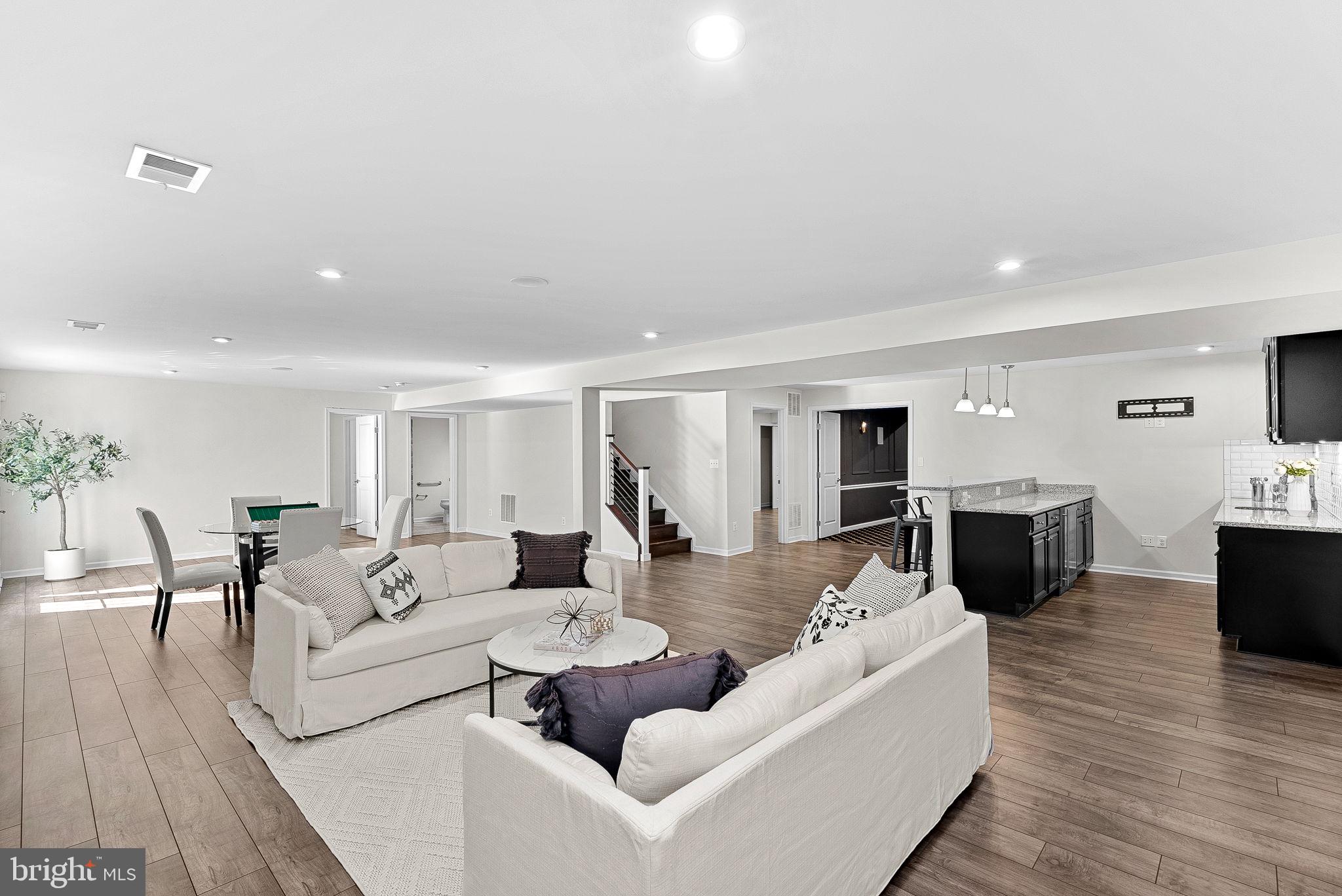 GREENS SOUTH AT WILLOWSF - Residential