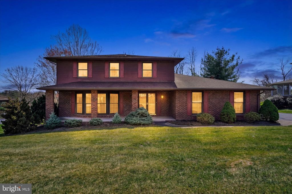 Photo of 3745 Starview Drive, YORK, PA 17402 (MLS # PAYK2099952)