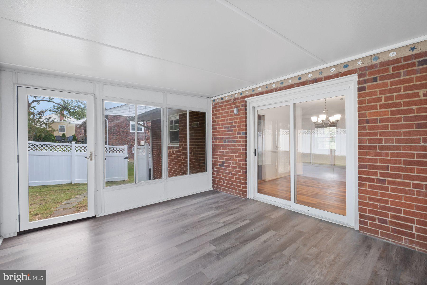 CALVERTON - Residential