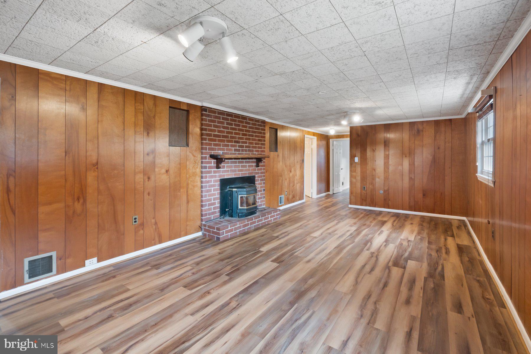 CALVERTON - Residential