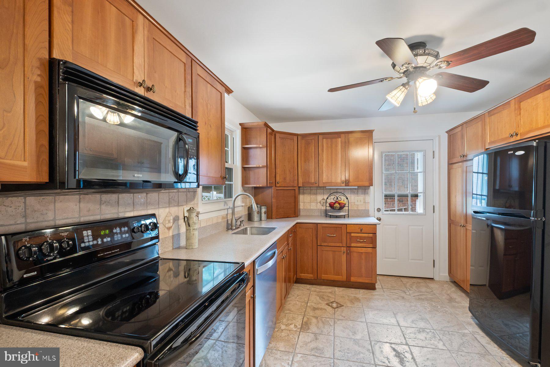 CALVERTON - Residential