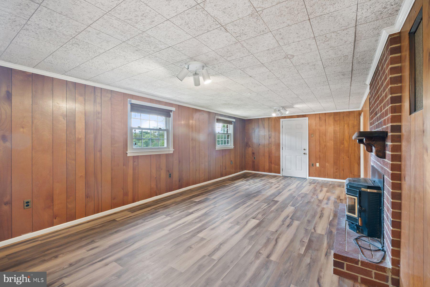 CALVERTON - Residential