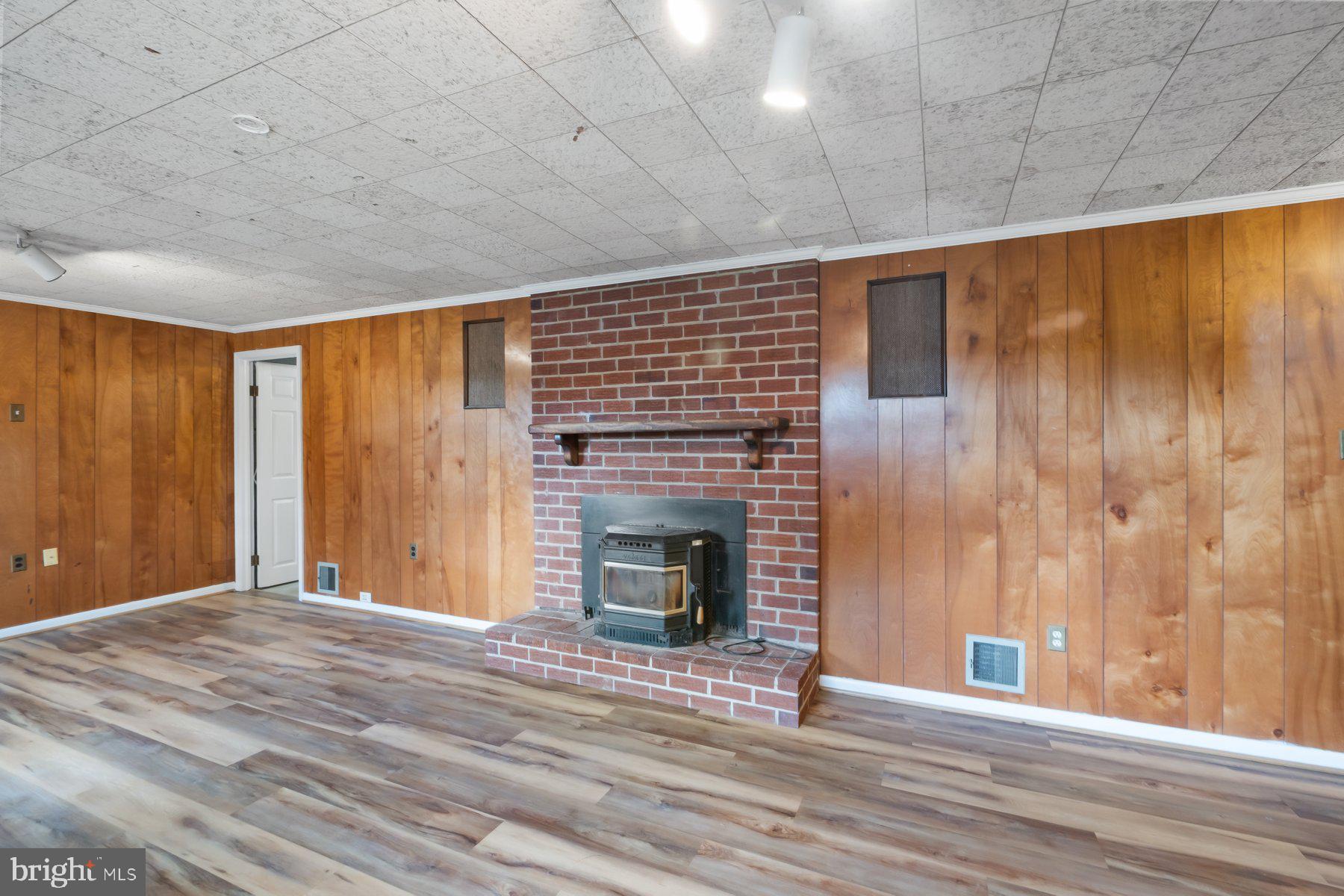 CALVERTON - Residential