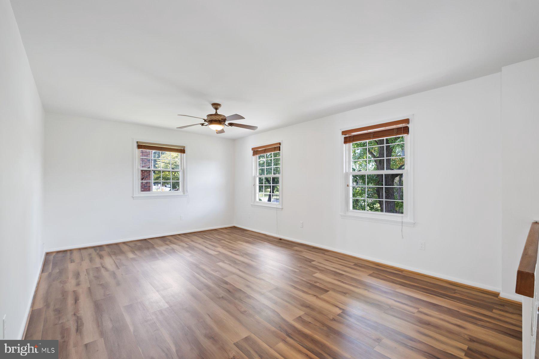 CALVERTON - Residential