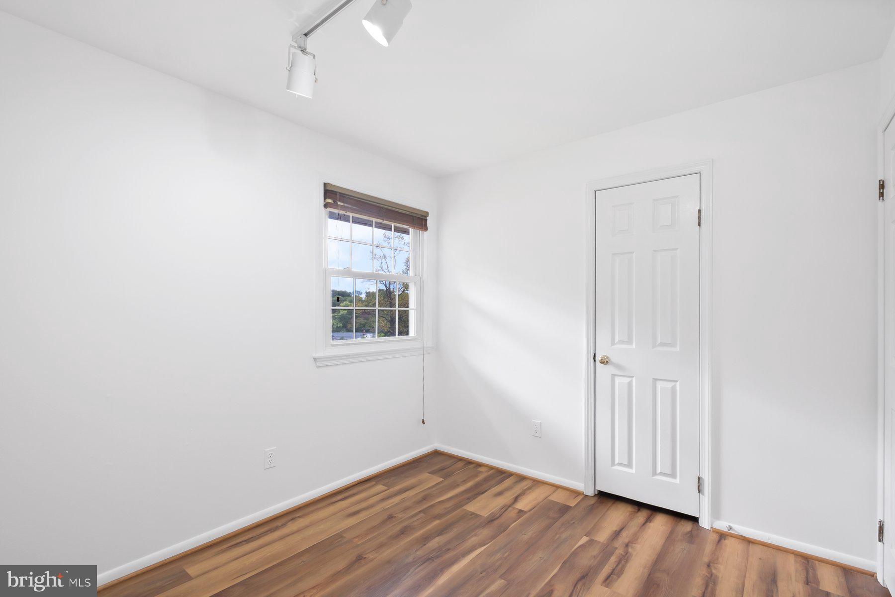 CALVERTON - Residential