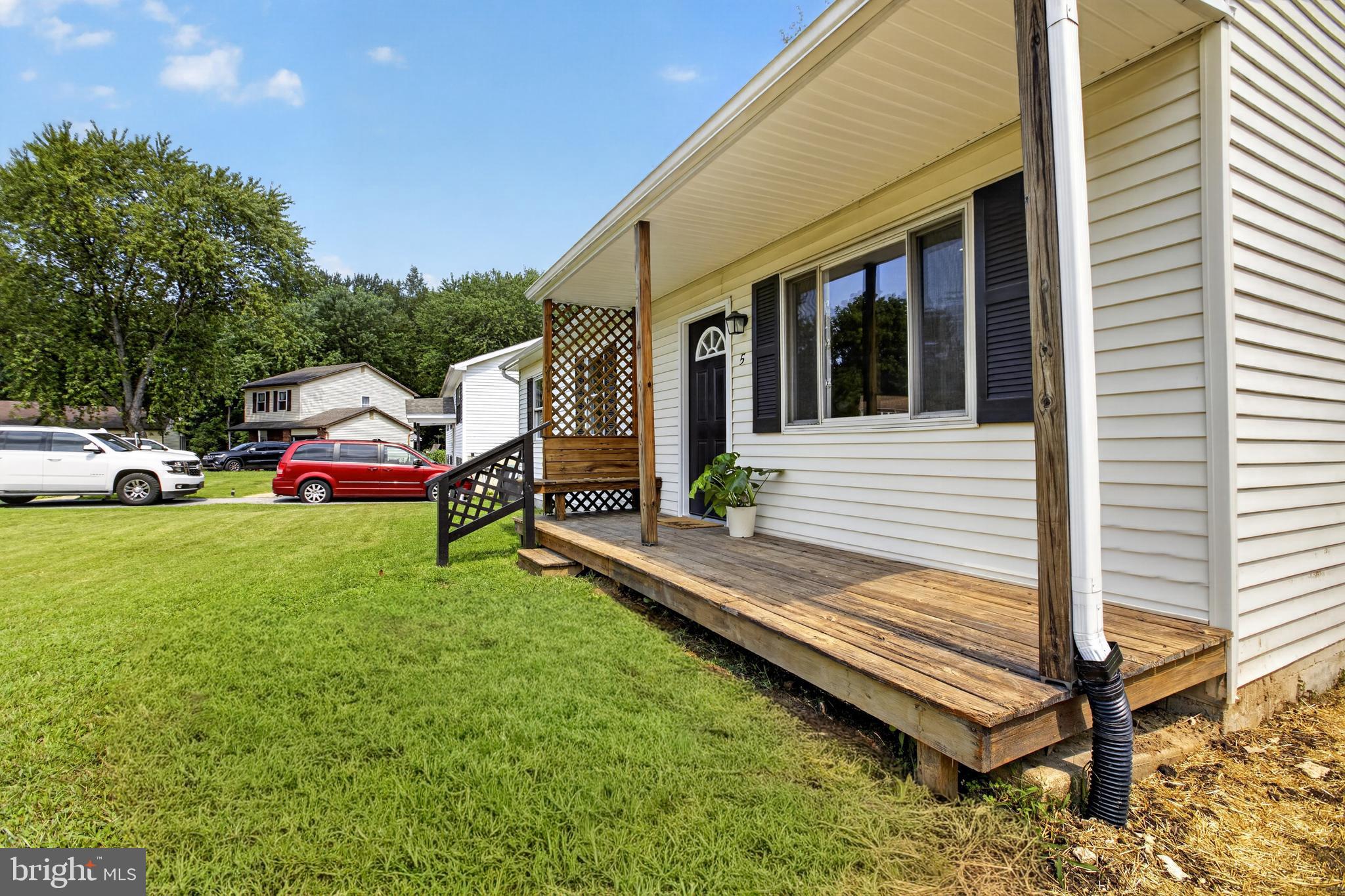 5 DORSEY LANE