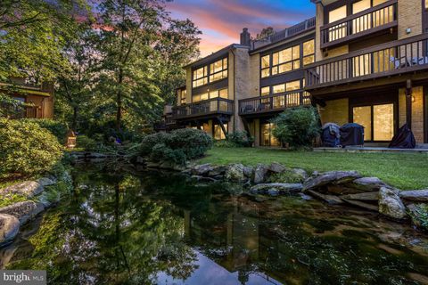 2034 LAKEBREEZE WAY RESTON VA 20191