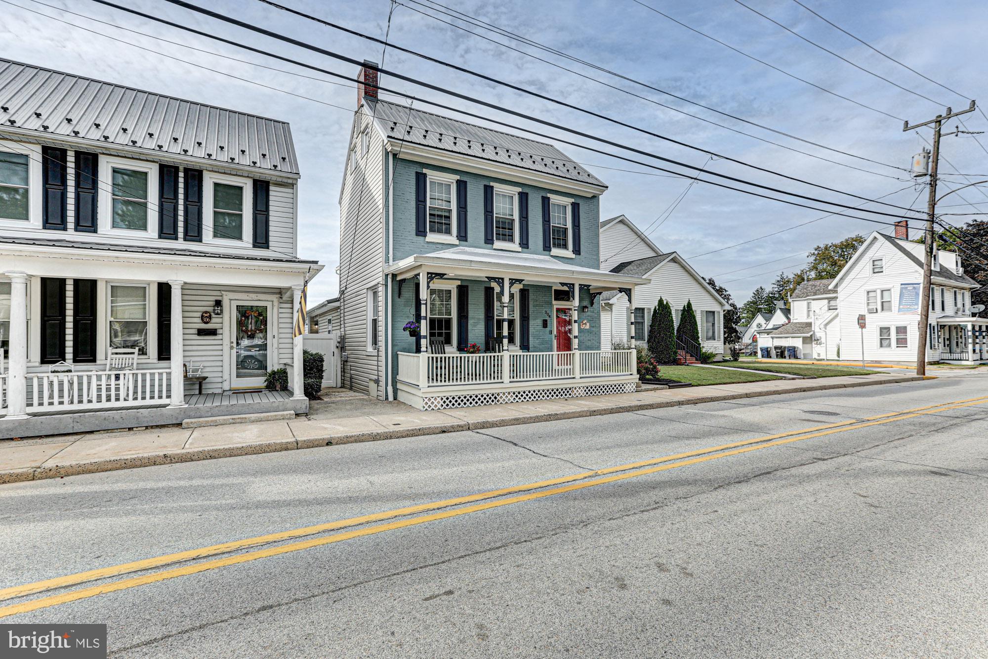 304 W COMMERCE STREET
