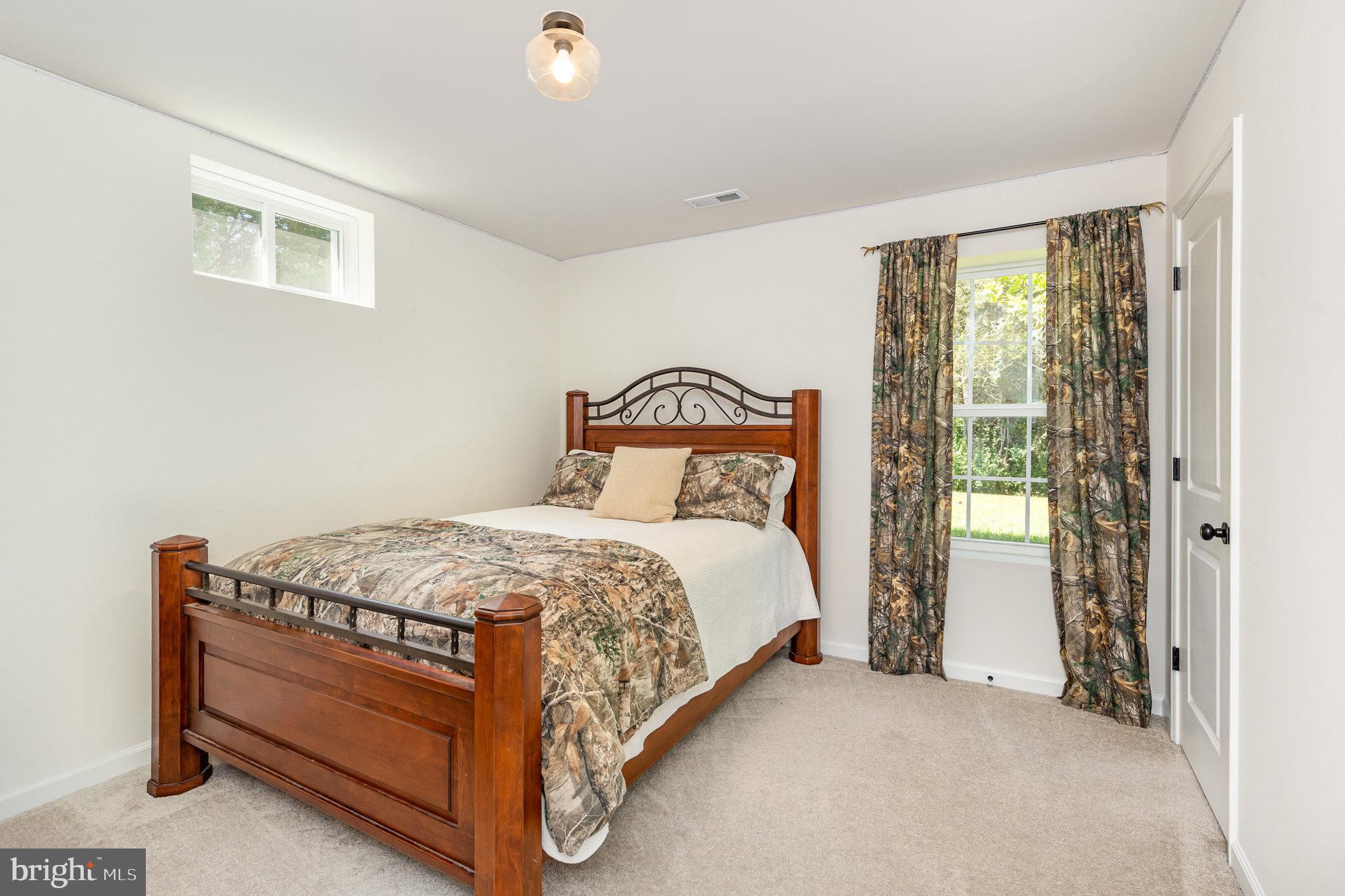 LIVINGSTON - Residential