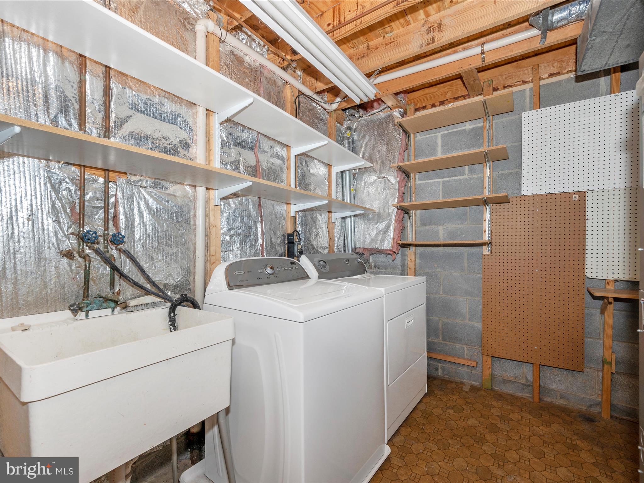 BLUNT COMMONS - Residential