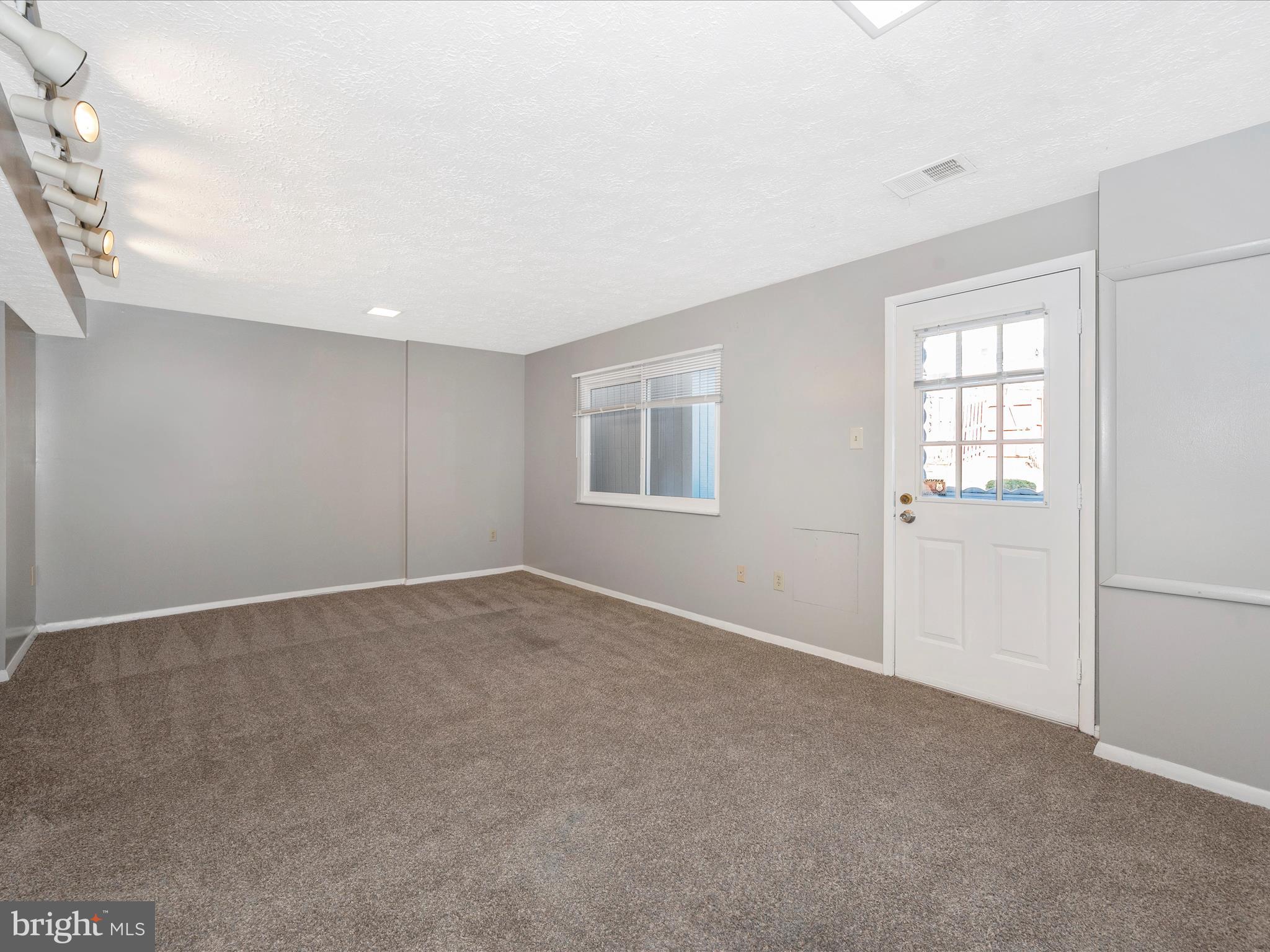 BLUNT COMMONS - Residential