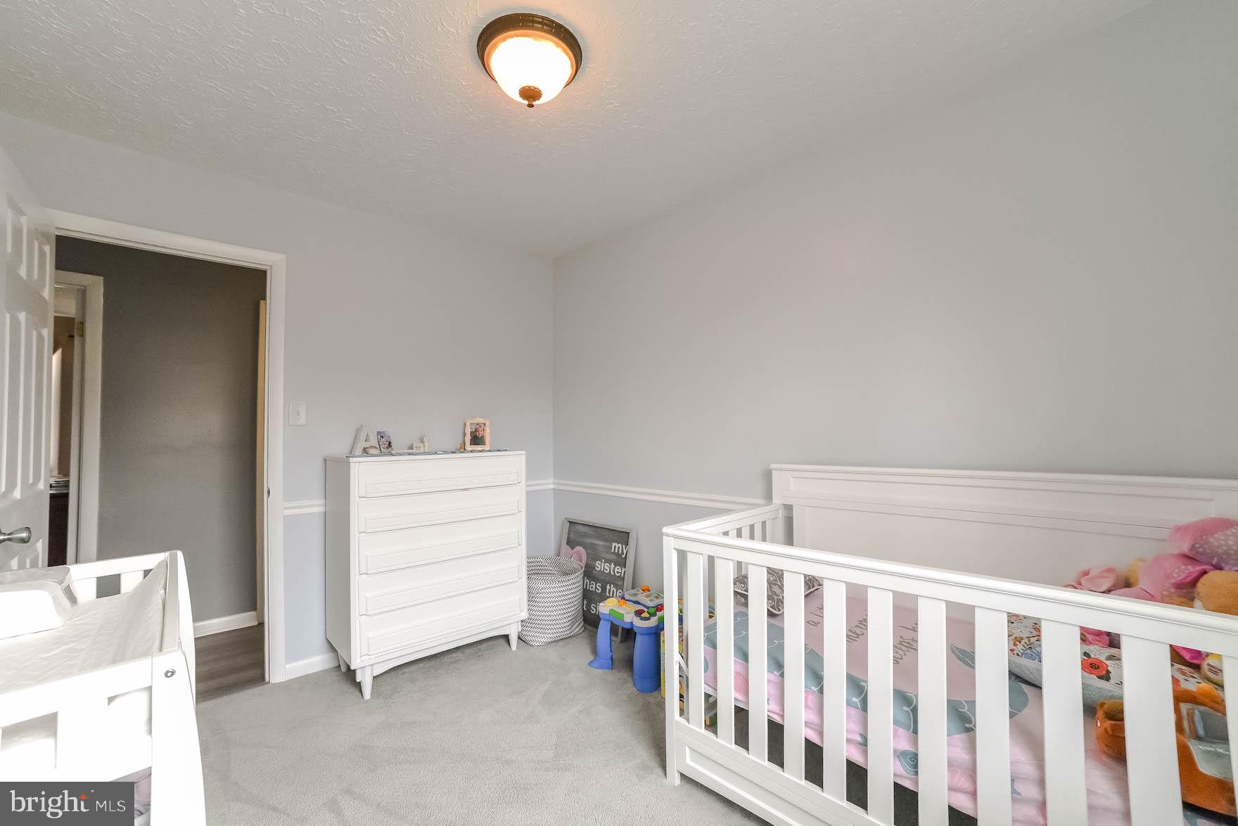 COUNTRY LAKES - Residential