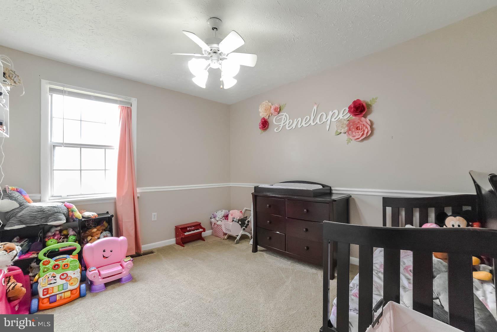 COUNTRY LAKES - Residential