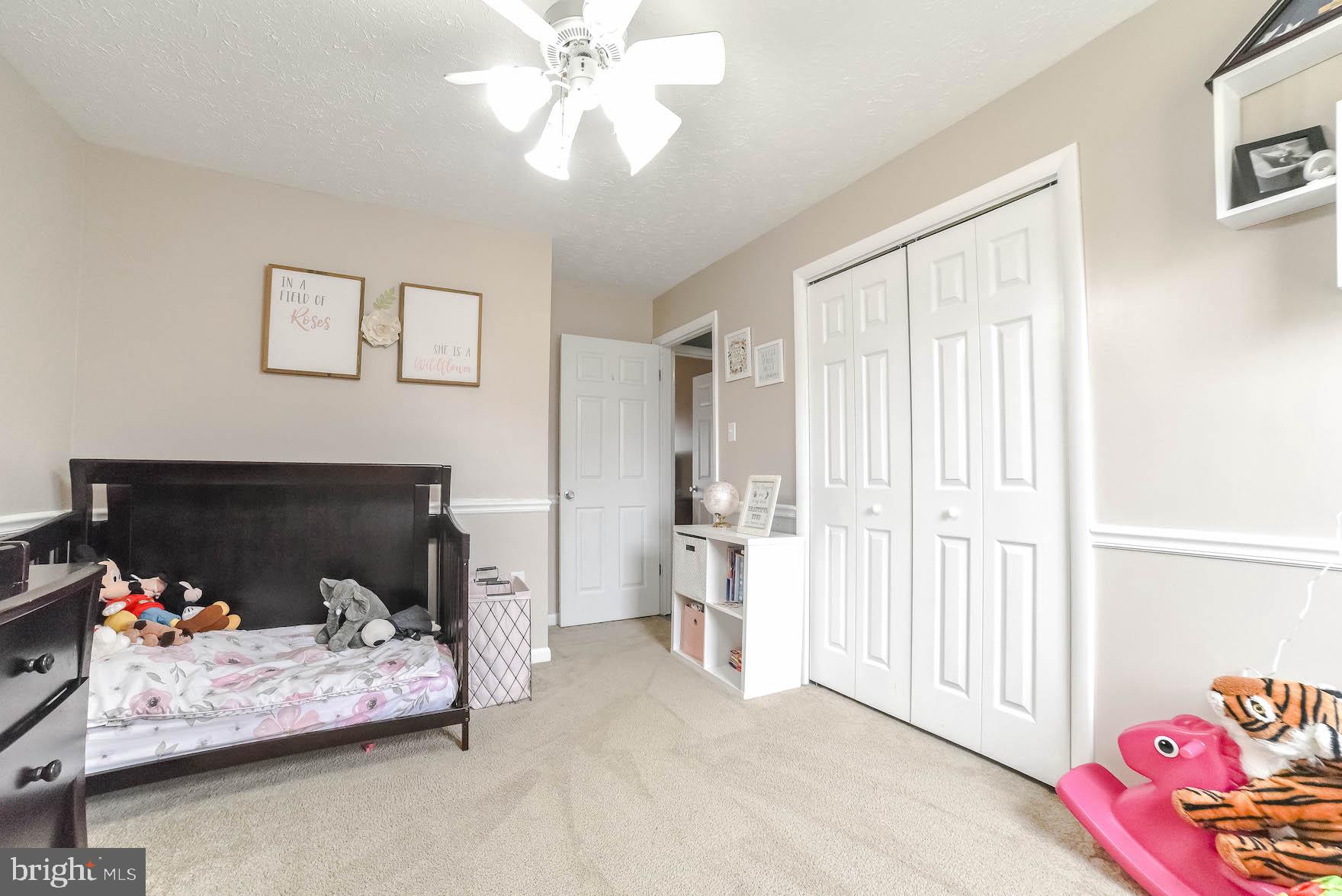 COUNTRY LAKES - Residential