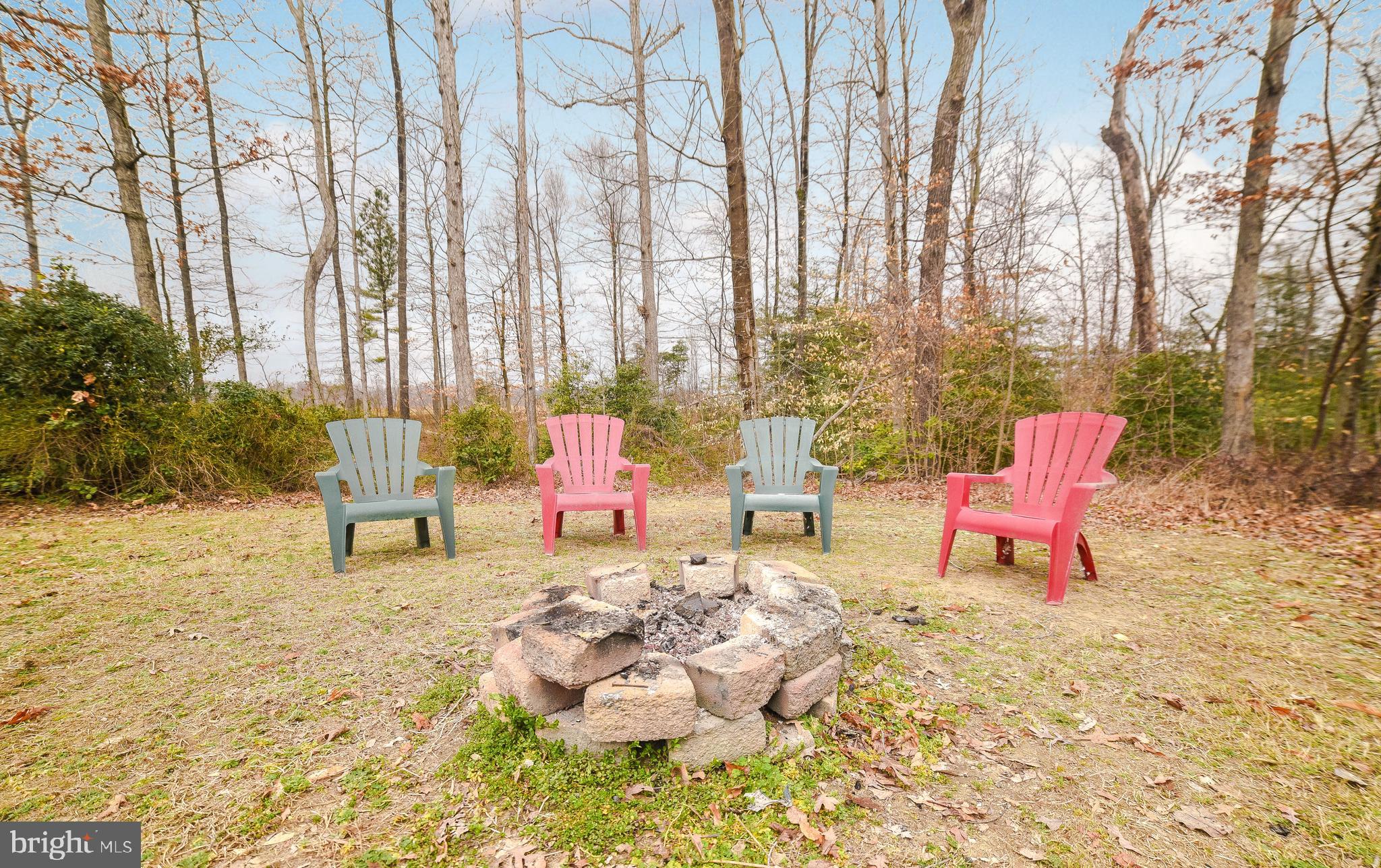 COUNTRY LAKES - Residential