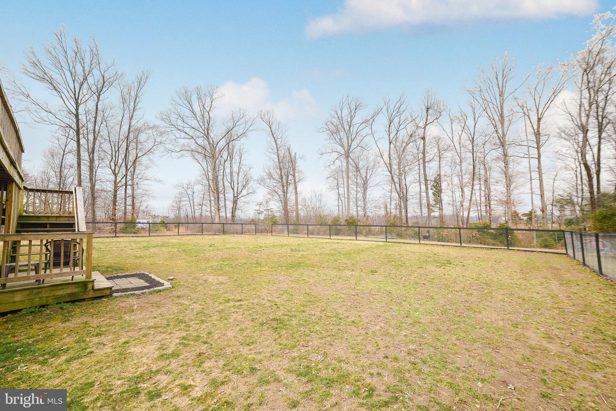 COUNTRY LAKES - Residential