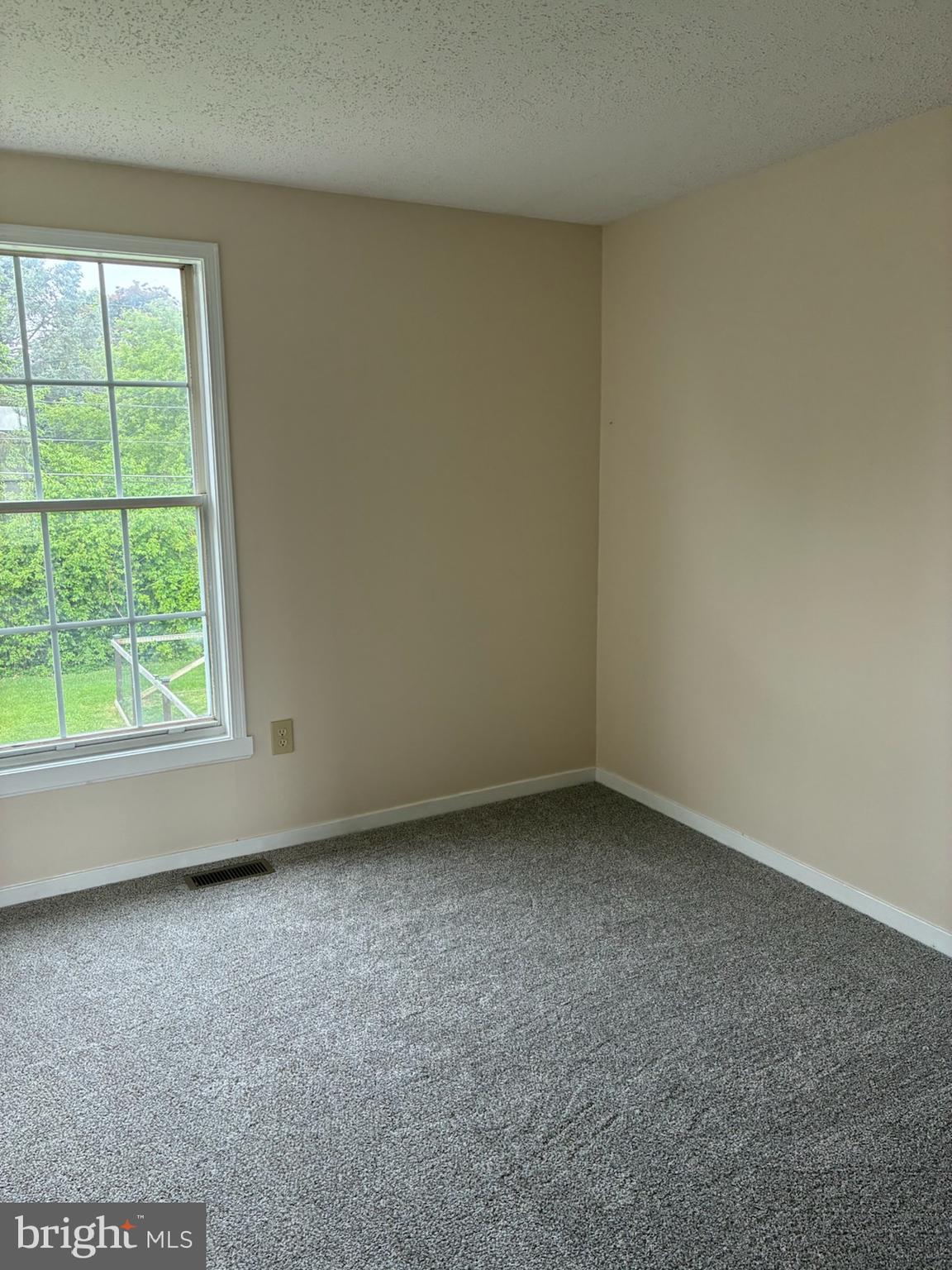 LANGLEY EAST - Residential Lease