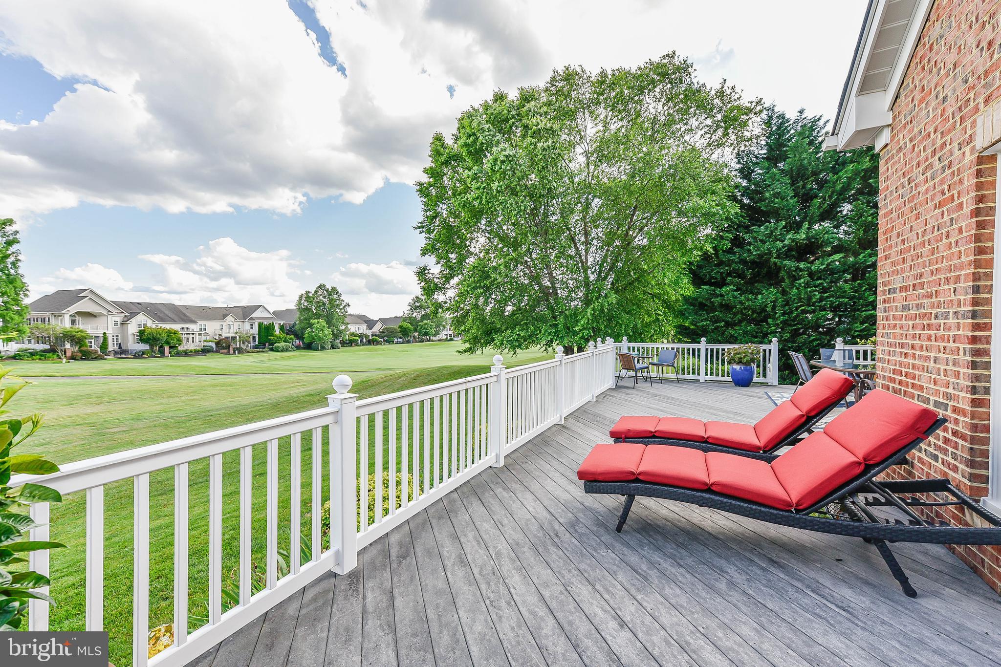 RIVER CREEK - Residential