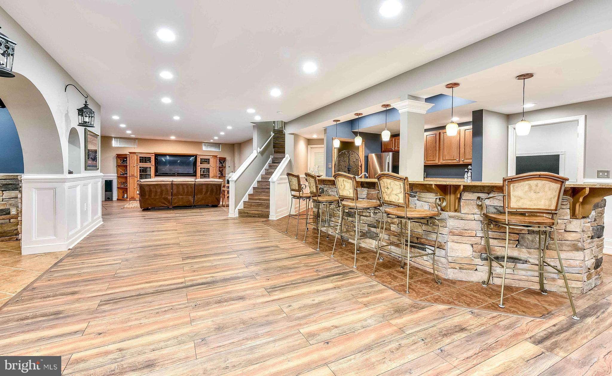 RIVER CREEK - Residential