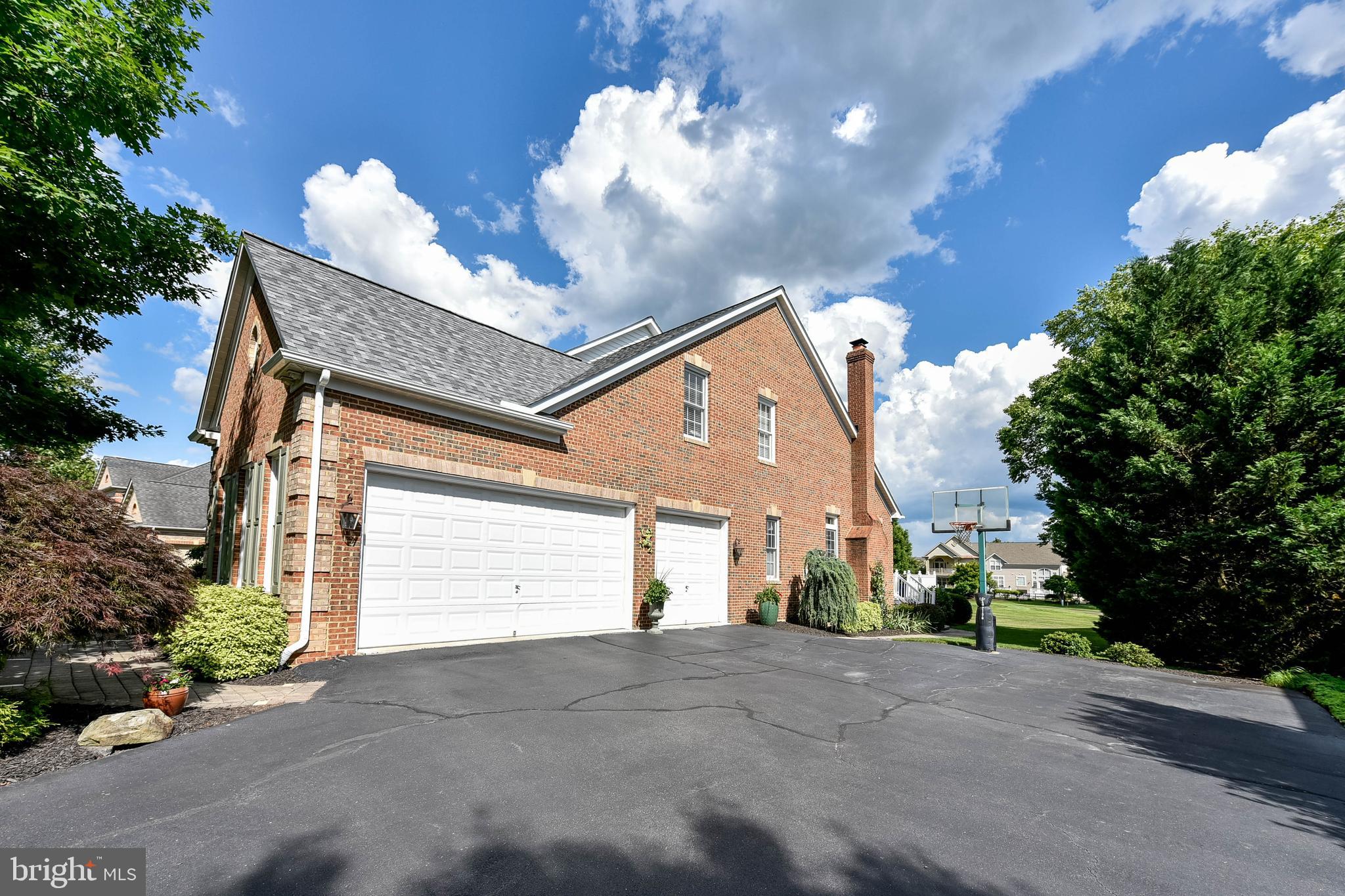 RIVER CREEK - Residential