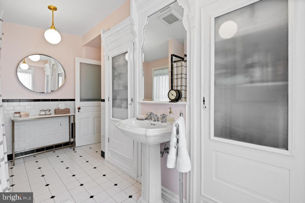 BRYN MAWR - Residential