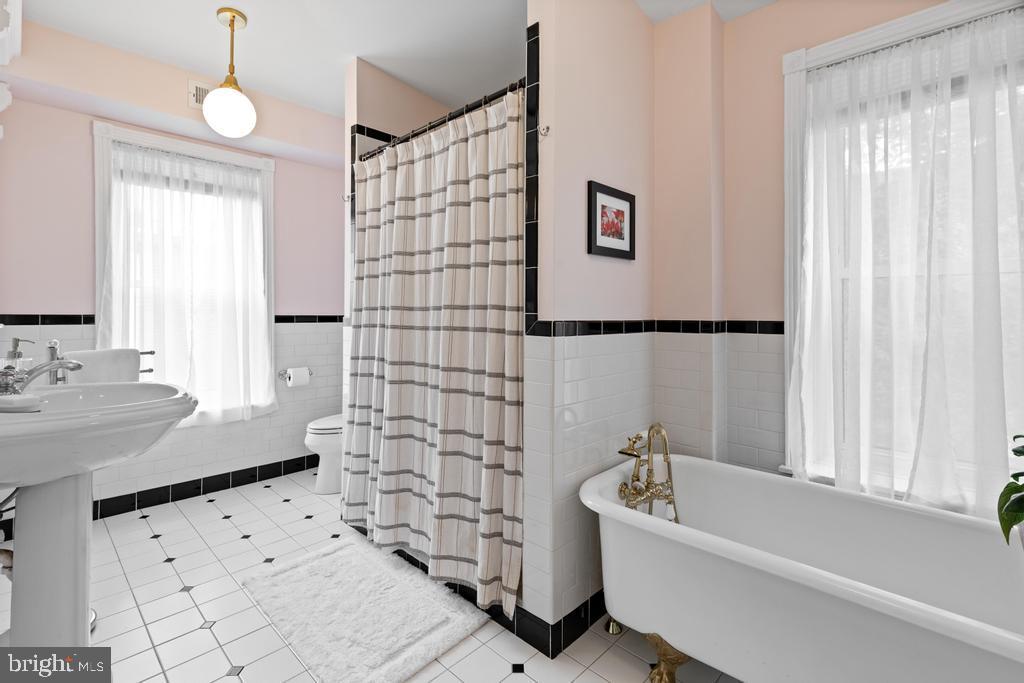 BRYN MAWR - Residential