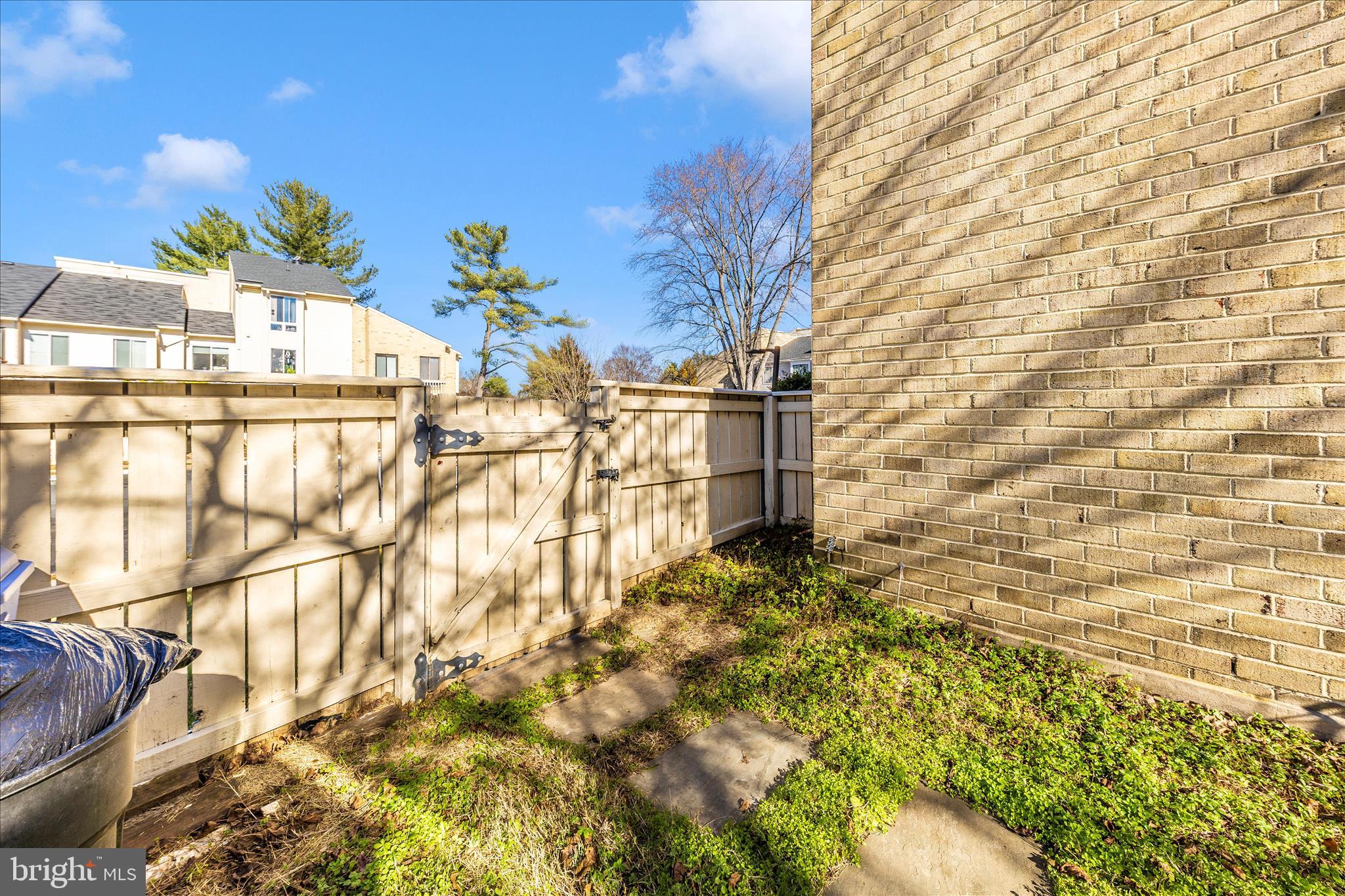 CLUBSIDE - Residential