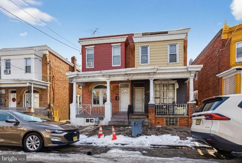 Townhouse For Sale - 1230 Chase Street<br/> CAMDEN, NJ 08104