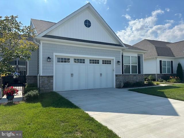 402 MOORINGS CIRCLE