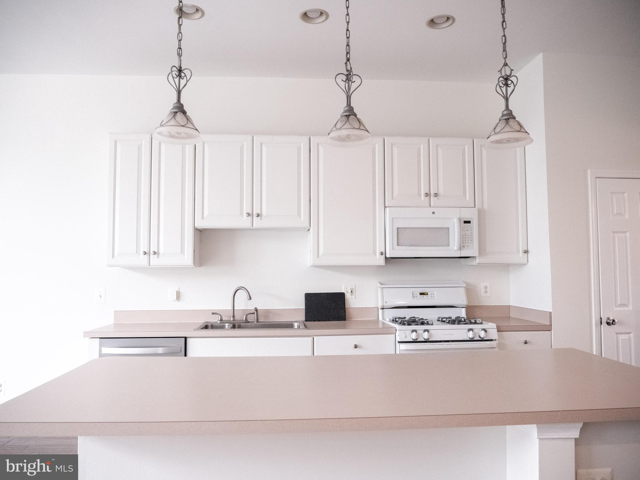 SOUTH RIDING - Residential Lease