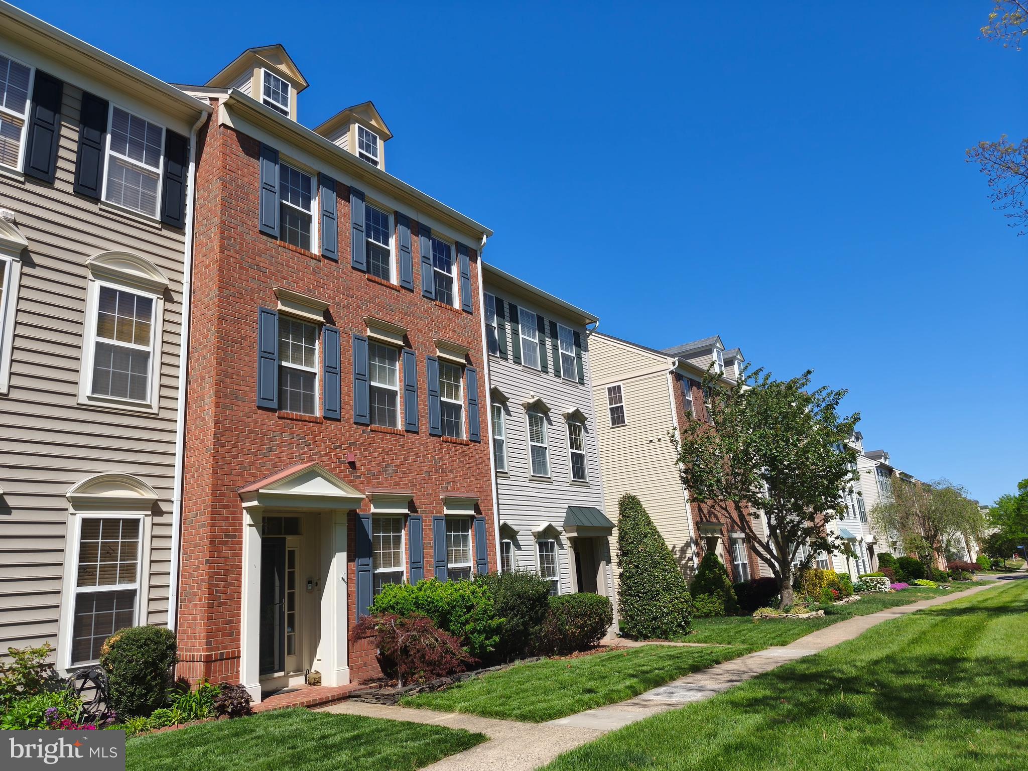 SOUTH RIDING - Residential Lease