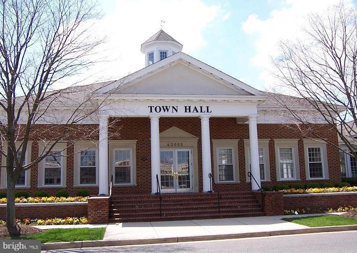 SOUTH RIDING - Residential Lease