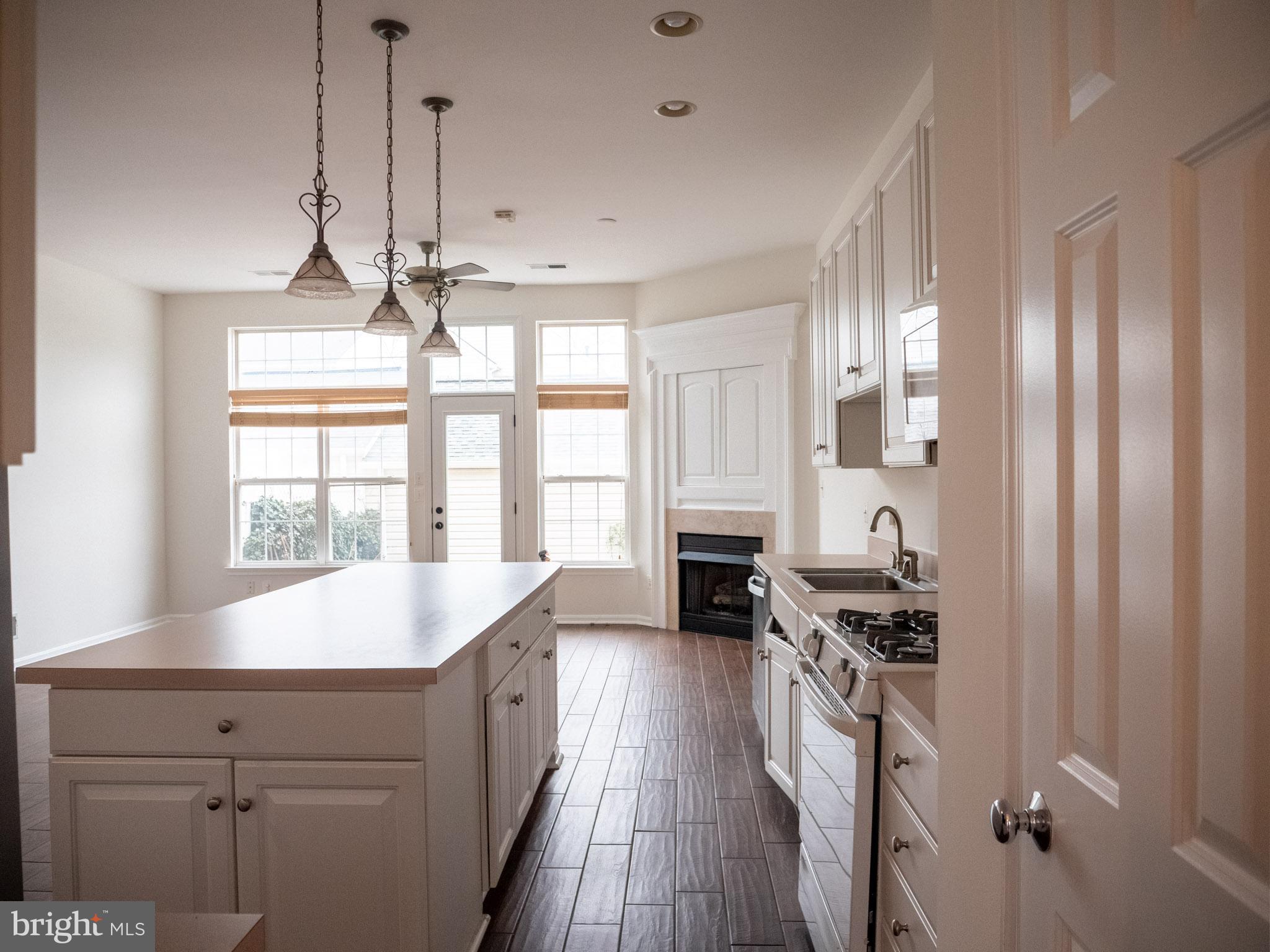 SOUTH RIDING - Residential Lease