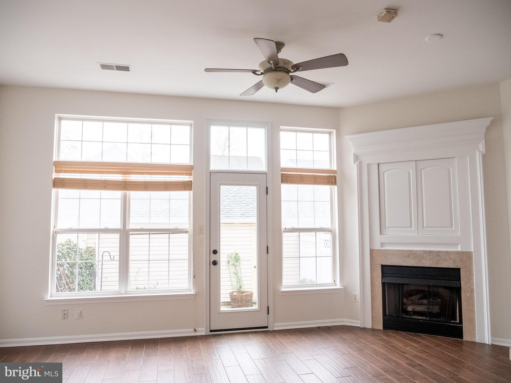 SOUTH RIDING - Residential Lease