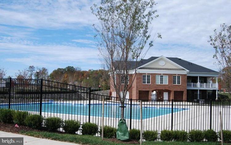 SOUTH RIDING - Residential Lease